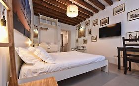 Lively Castello Comfort Room Private Bath & Privacy